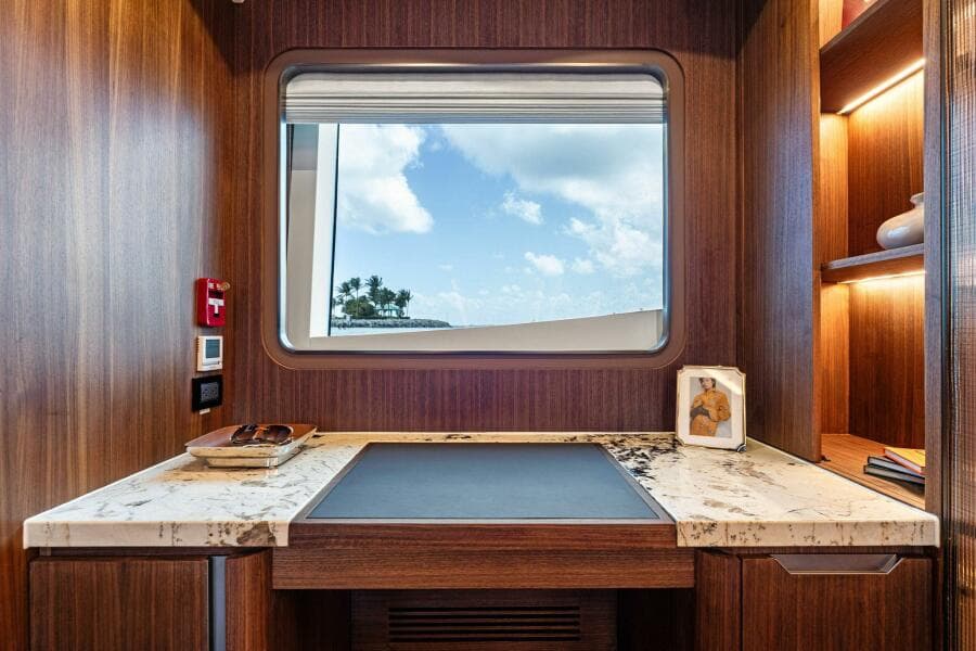 2026 Aquitalia Yachts Flybridge