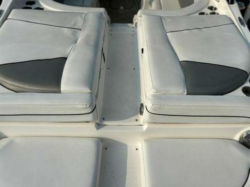 2012 Rinker 276 Captiva Cuddy