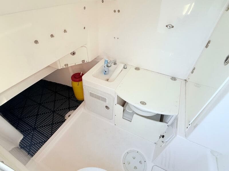 2014 Everglades 355 Center Console - Photo 35