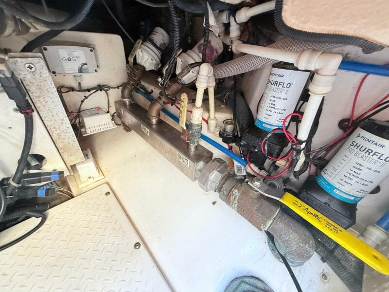 2014 Everglades 355 Center Console - Photo 32