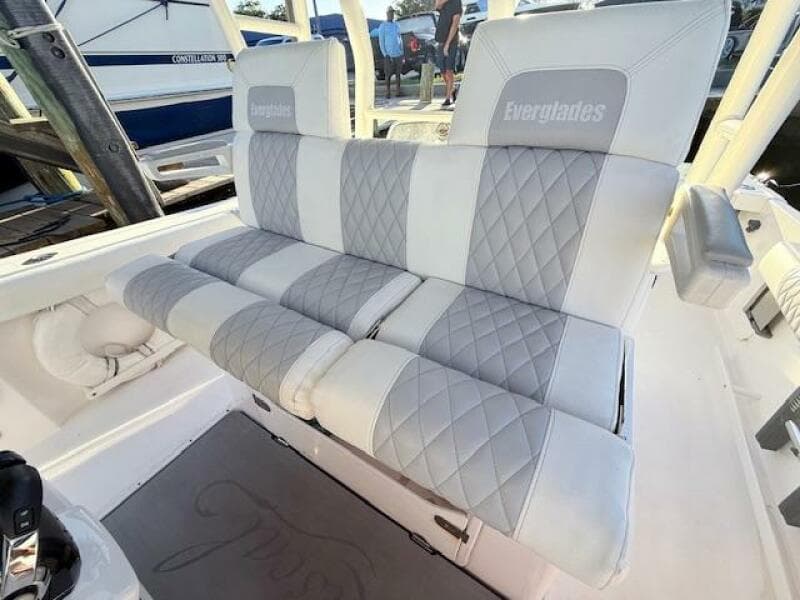 2014 Everglades 355 Center Console - Photo 21