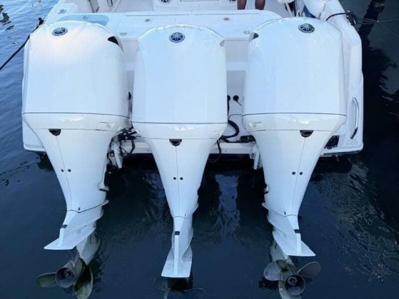 2014 Everglades 355 Center Console - Photo 10