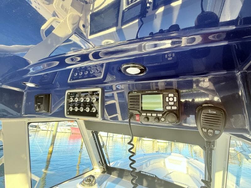2014 Everglades 355 Center Console - Photo 22