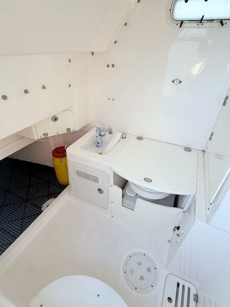 2014 Everglades 355 Center Console - Photo 34