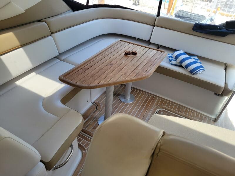 2012 Four Winns V435