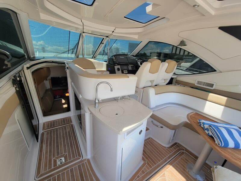 2012 Four Winns V435