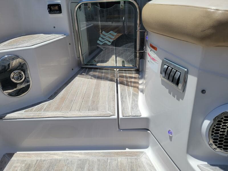 2012 Four Winns V435