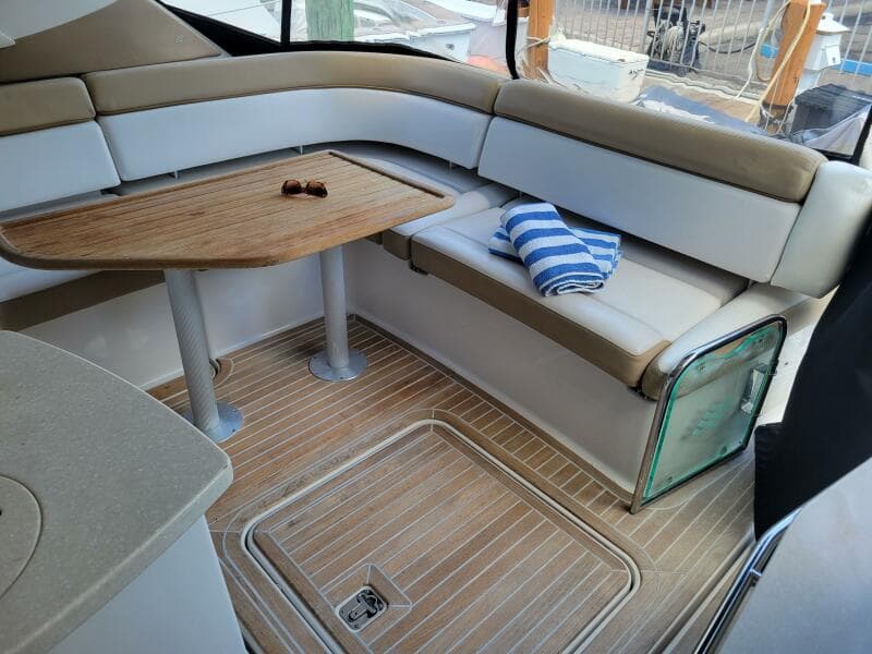 2012 Four Winns V435