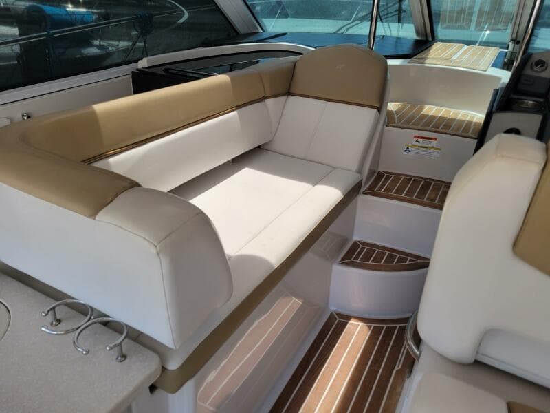 2012 Four Winns V435