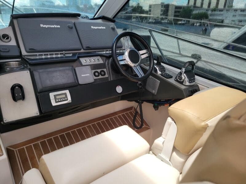 2012 Four Winns V435