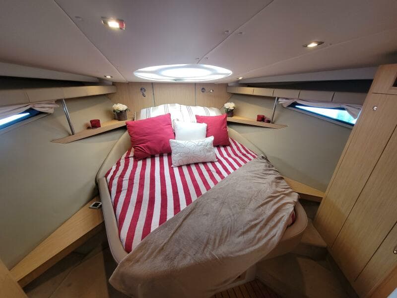 2012 Four Winns V435