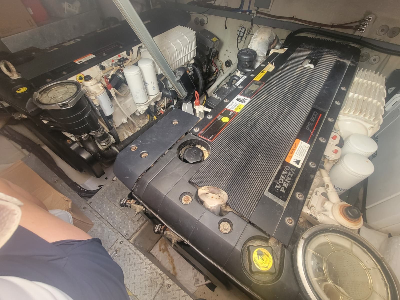 2012 Four Winns V435