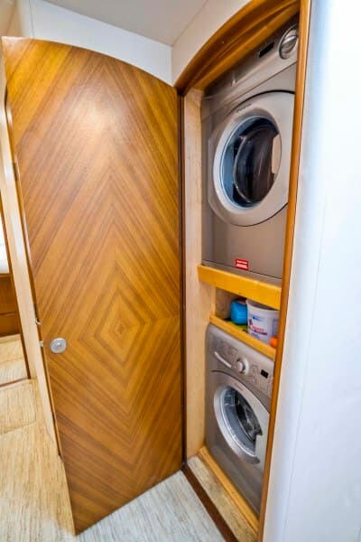 2011 Viking 70 Enclosed Bridge - Last Call - Washer / Dryer