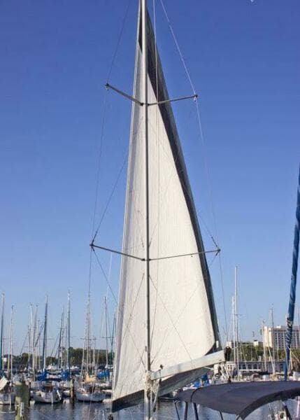 2004 Hunter Sloop