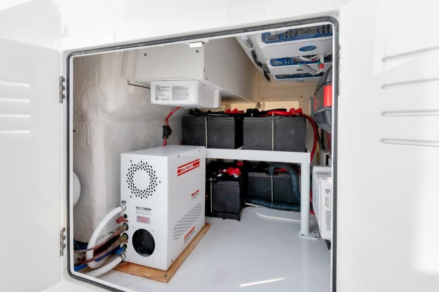 2023 Jupiter 43 Center Console "Aqua Toy"