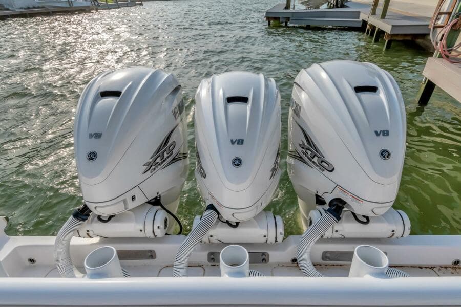 2023 Jupiter 43 Center Console "Aqua Toy"