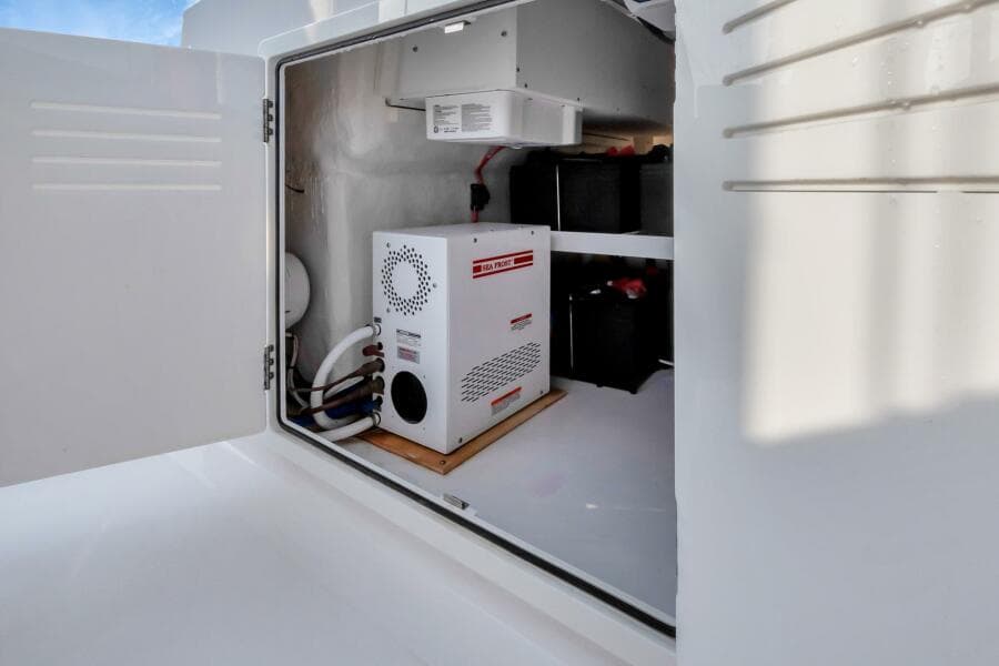 2023 Jupiter 43 Center Console "Aqua Toy"