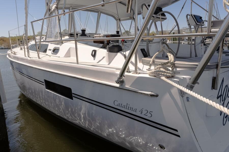 2023 Catalina 425