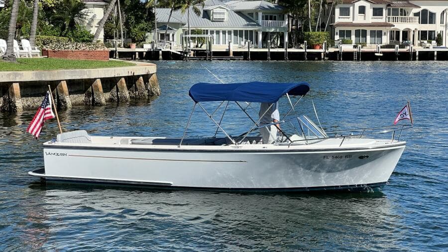 2013 Vanquish 24 Runabout
