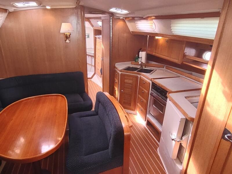 2005 Catalina 42 MKII