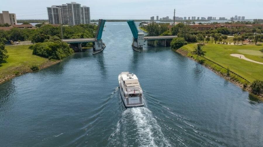 2017 Ocean Alexander 