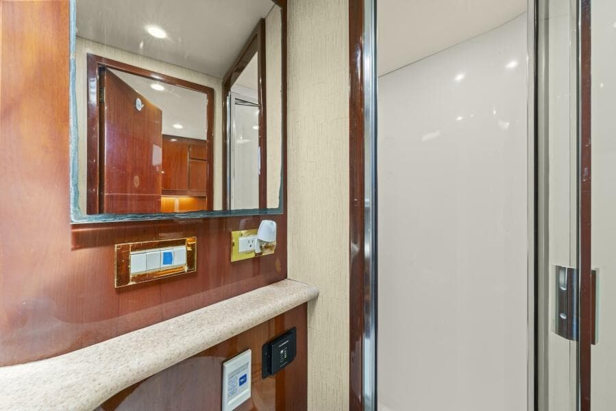 2006 Buddy Davis 48 Express PALE HORSE