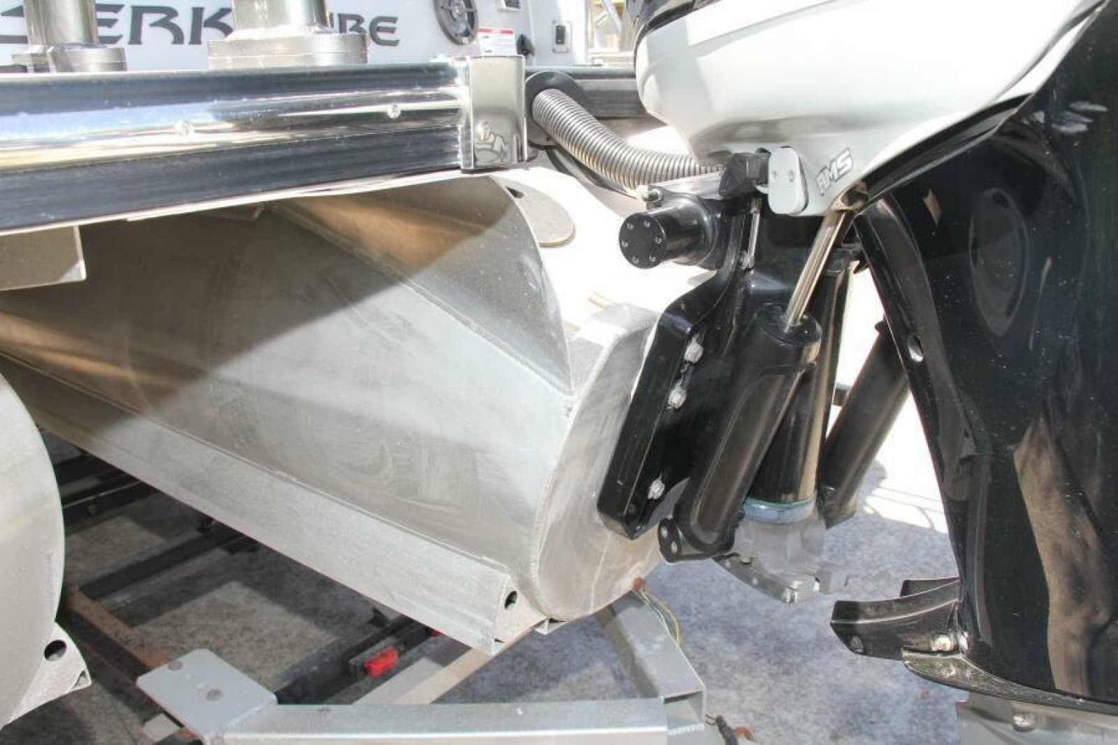 2021 Berkshire 25 Sport CL - Photo 70
