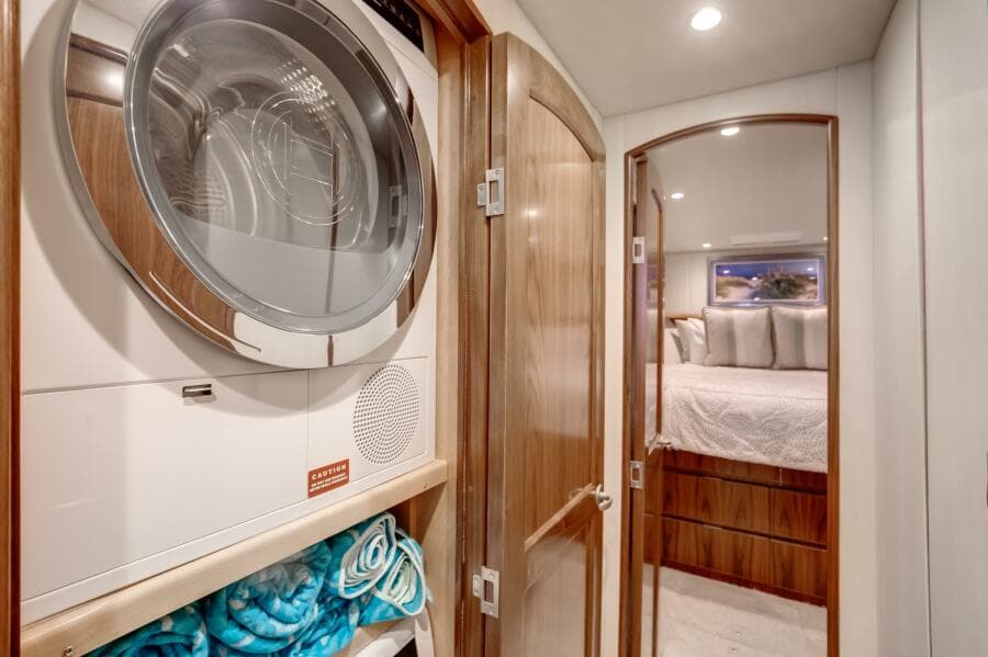 Viking 62 On the Edge III Laundry