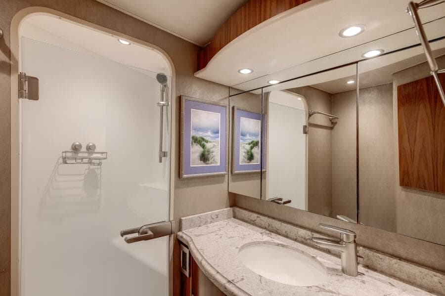 Viking 62 On the Edge III Guest Head