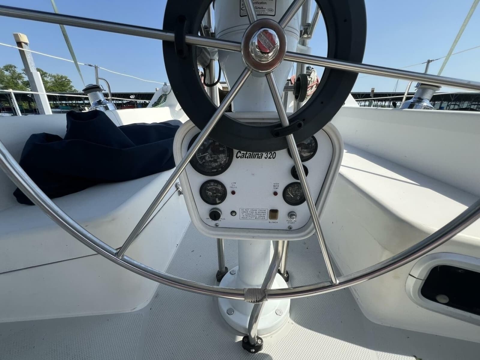 1994 Catalina 320 - Photo 12