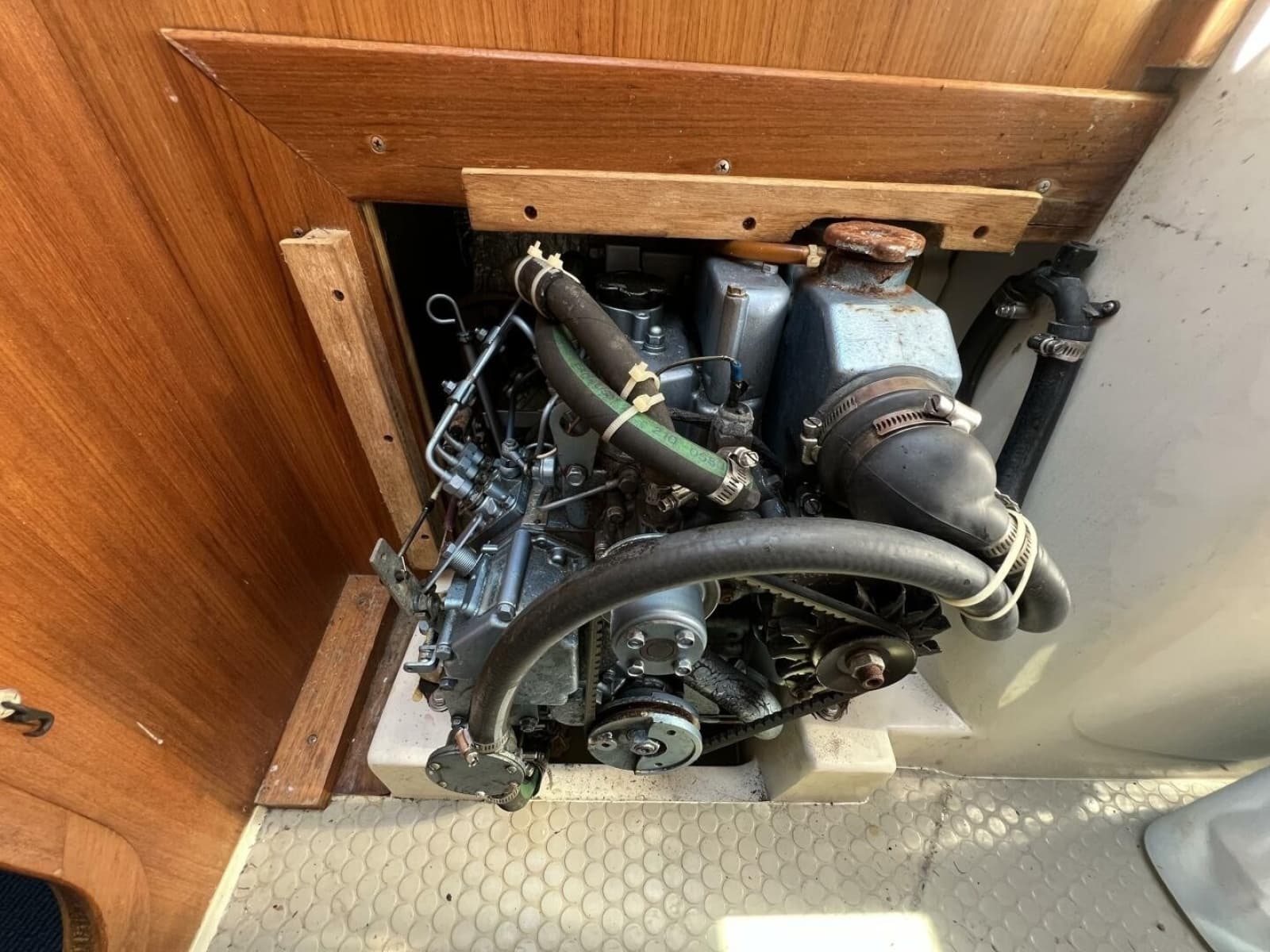 1994 Catalina 320 - Photo 49