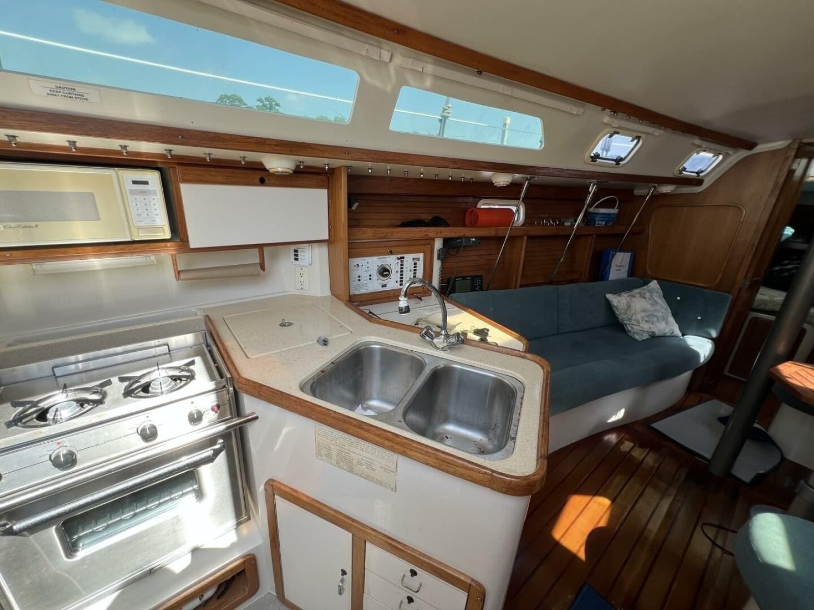 1994 Catalina 320 - Photo 27