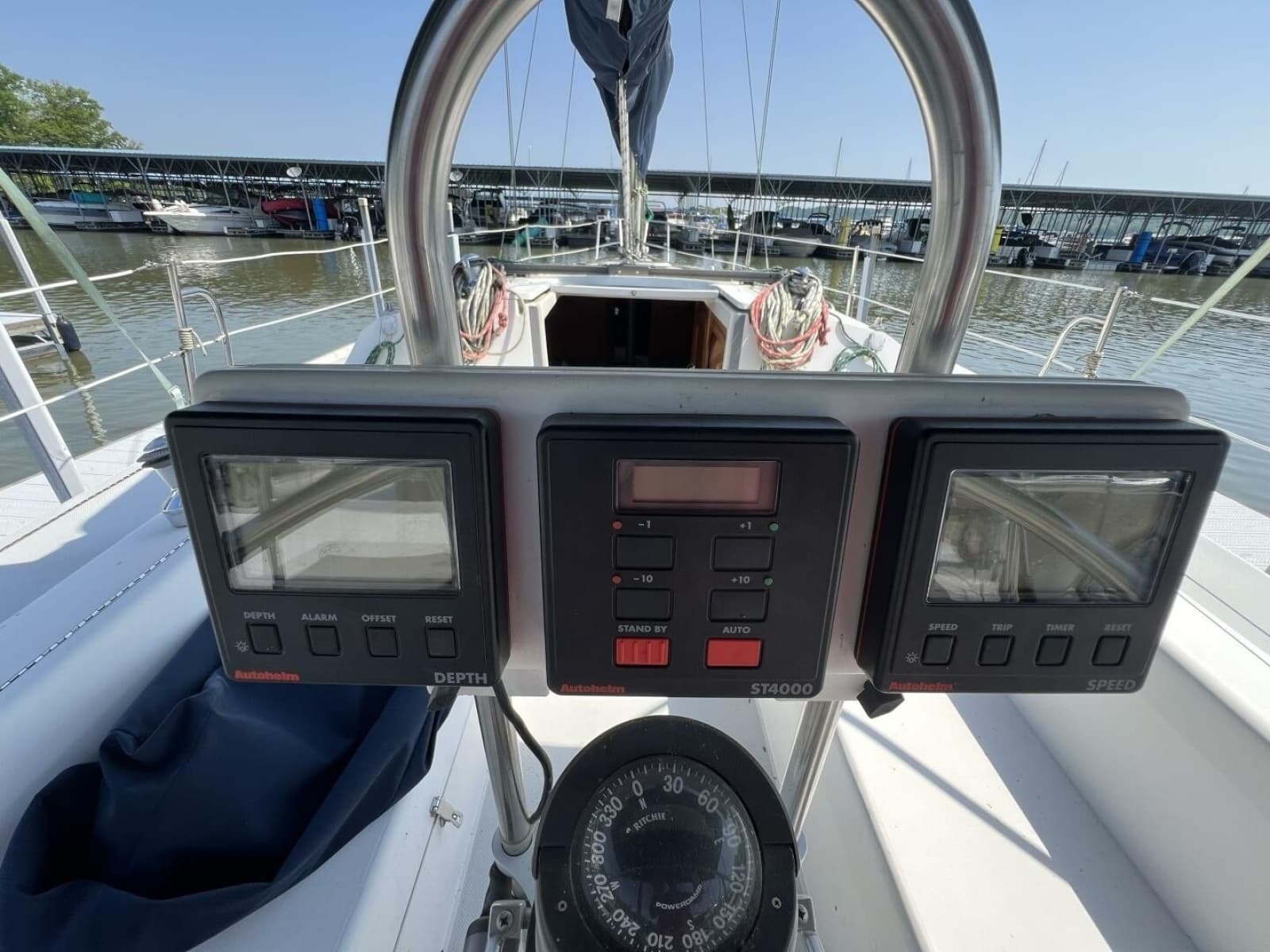 1994 Catalina 320 - Photo 15