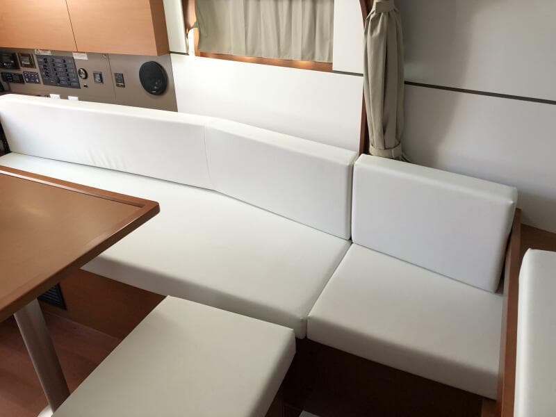 2017 Beneteau Oceanis 38 Weekender
