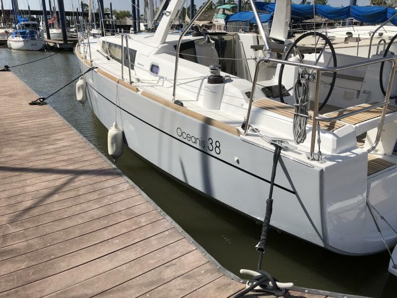 2017 Beneteau Oceanis 38 Weekender