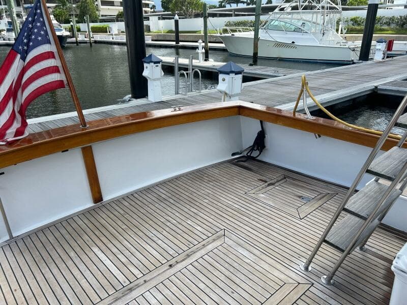 1987 Lyman-Morse Flybridge Cruiser