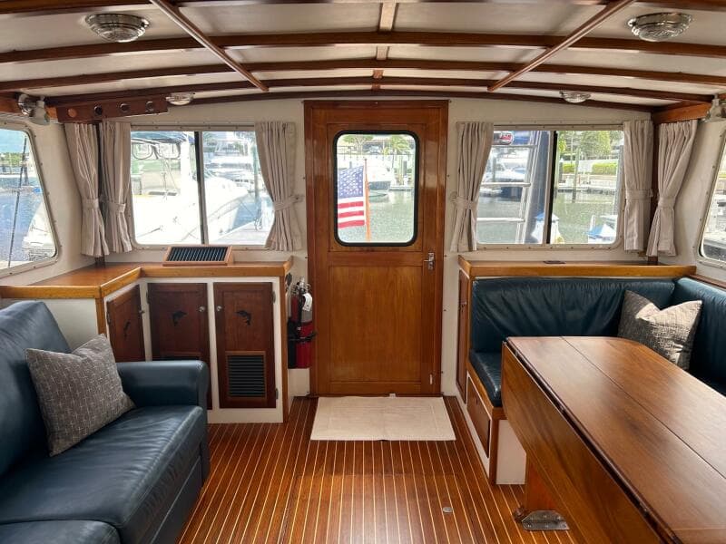 1987 Lyman-Morse Flybridge Cruiser