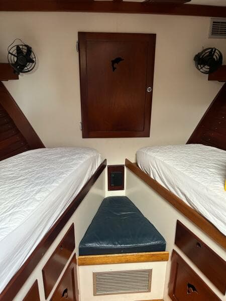 1987 Lyman-Morse Flybridge Cruiser