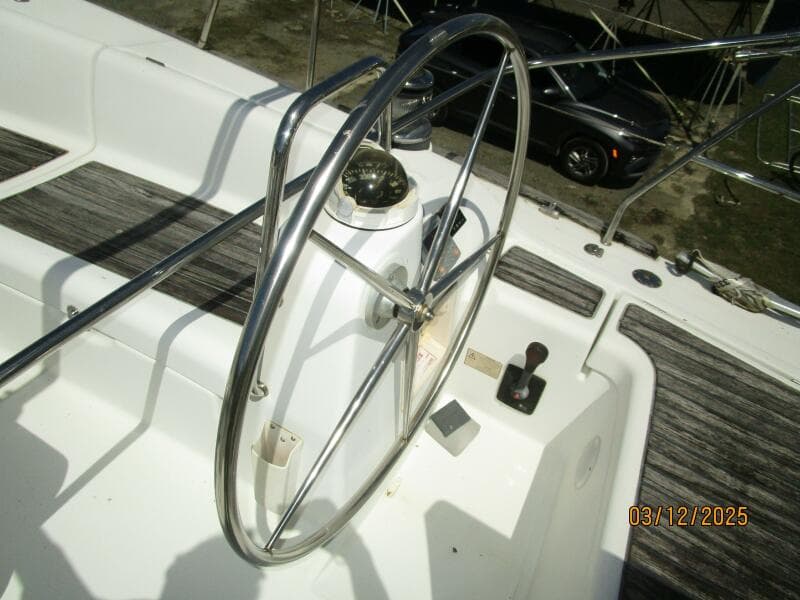43' Beneteau cockpit starboard helm