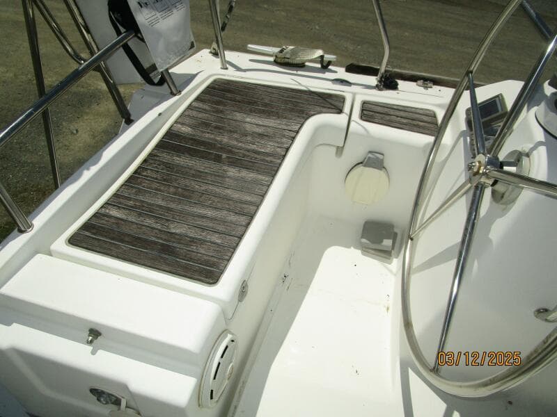 43' Beneteau cockpit port aft seating