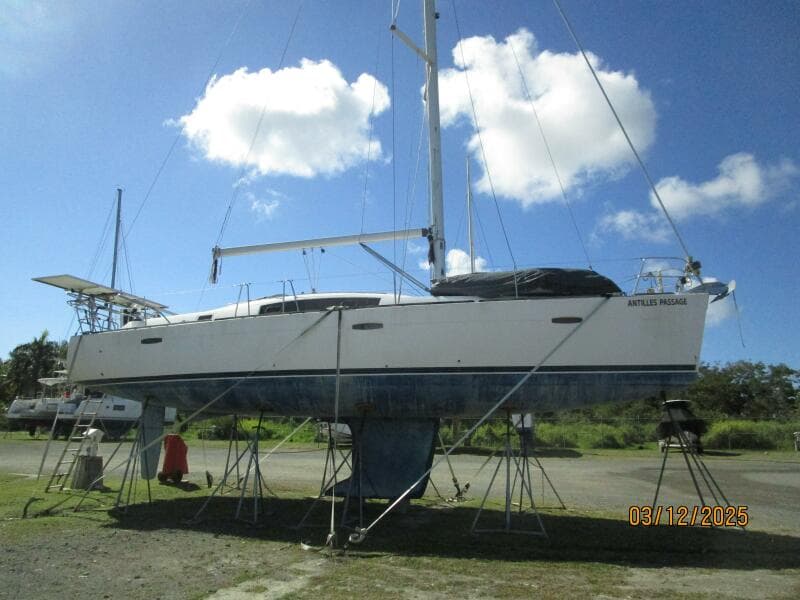 43' Beneteau hauled out starboard forward profile