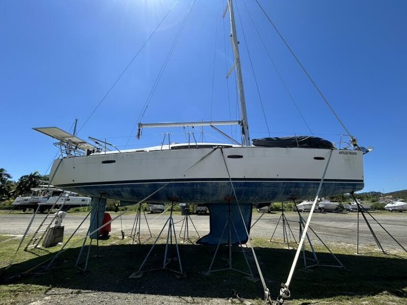 43' Beneteau hauled out starboard profile