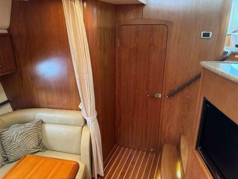2010 Tiara Yachts 5800 Sovran
