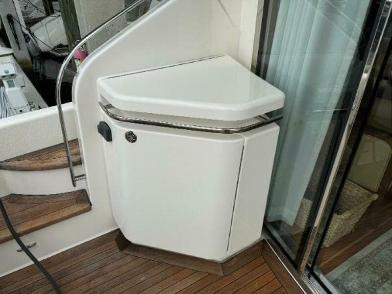 2010 Tiara Yachts 5800 Sovran