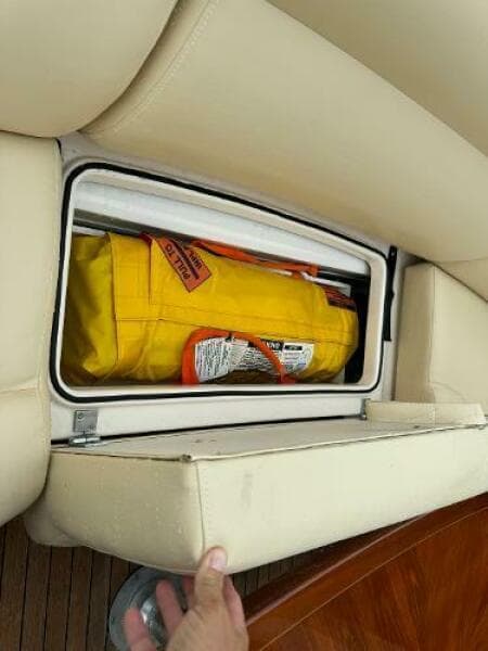 2010 Tiara Yachts 5800 Sovran