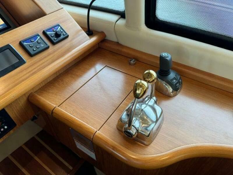 2010 Tiara Yachts 5800 Sovran