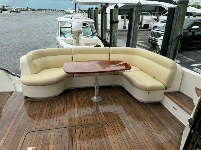 2010 Tiara Yachts 5800 Sovran