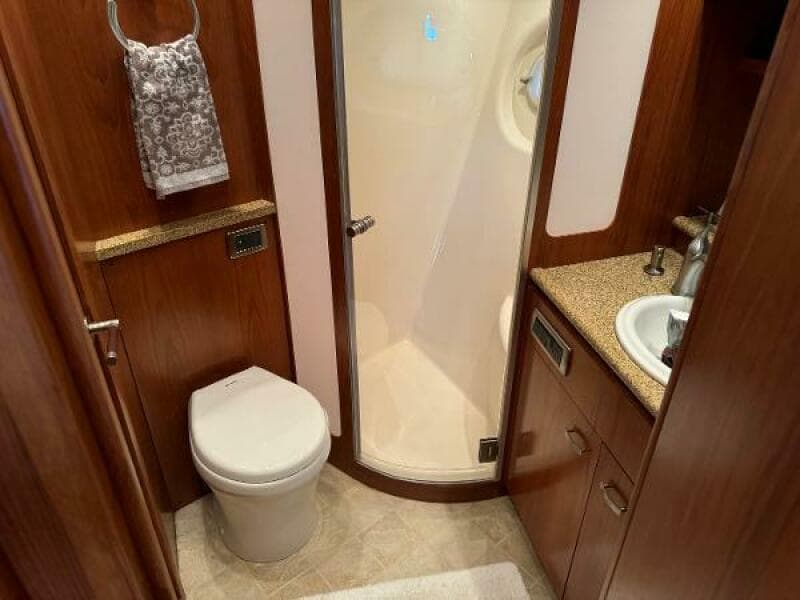 2010 Tiara Yachts 5800 Sovran