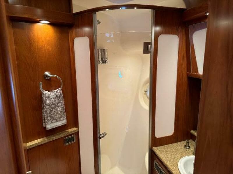 2010 Tiara Yachts 5800 Sovran