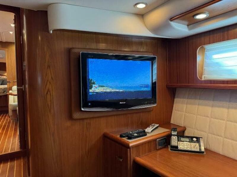2010 Tiara Yachts 5800 Sovran